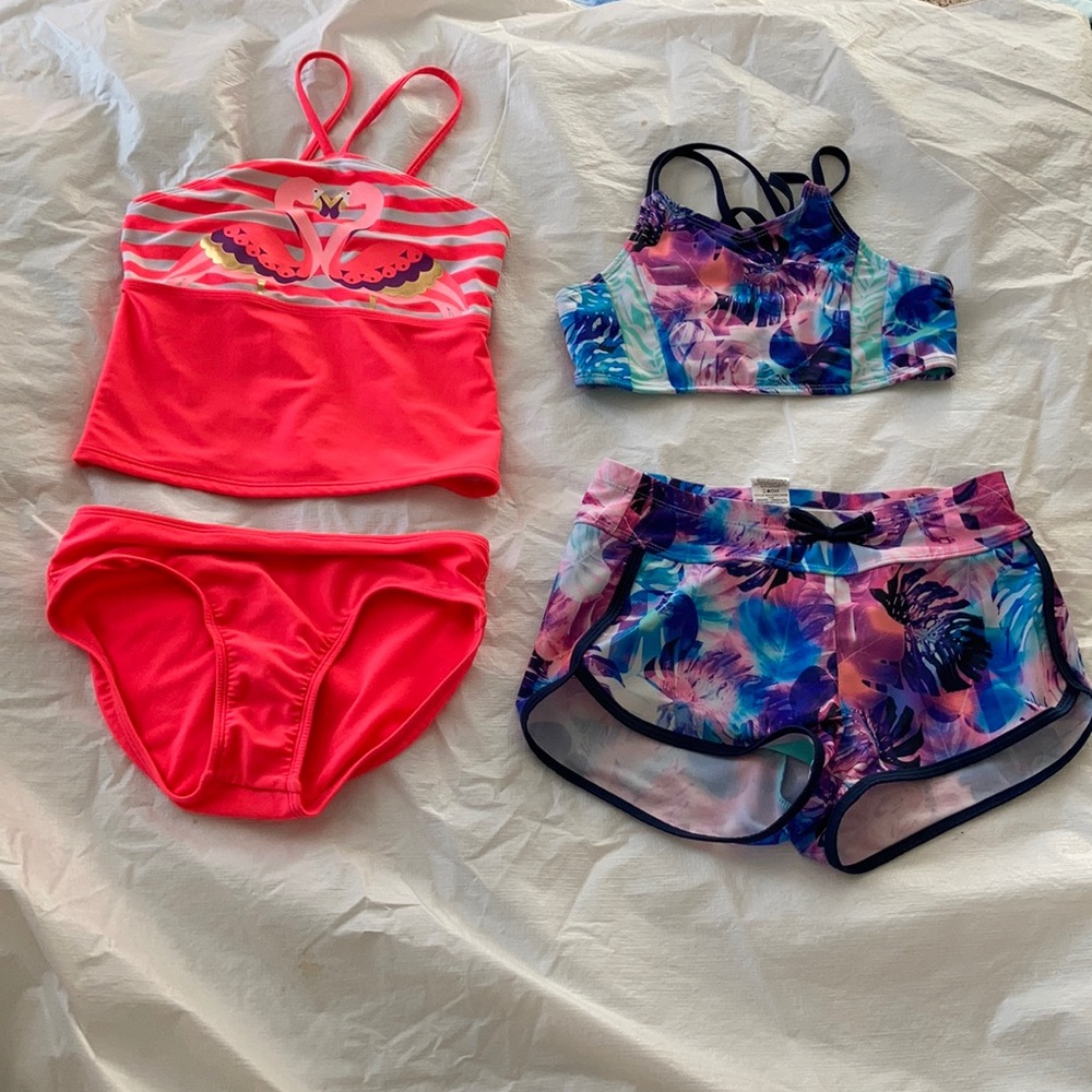 Lot 2 - Girls bathing suites